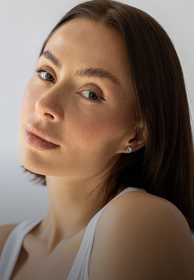 Portrait of a woman with natural makeup.